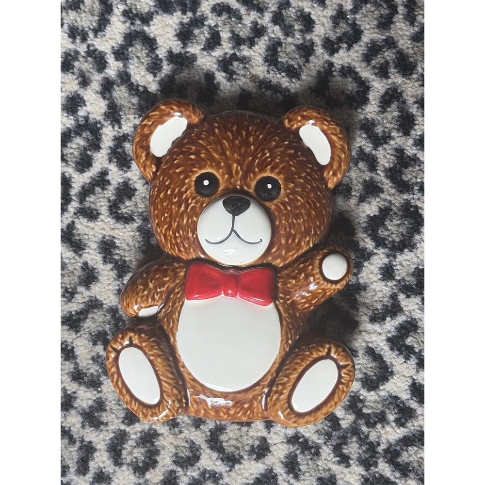 Teddy Bear Wall Hanging Japan Figural Brown Red Bow MCM Kitsch‎ Anthropomorphic